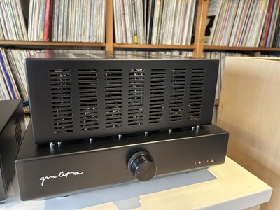 Qualiton A75