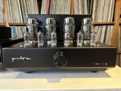 A new tube-integrated amplifier from Audio Hungary in our Audioshop. Based on the KT170 tubes.