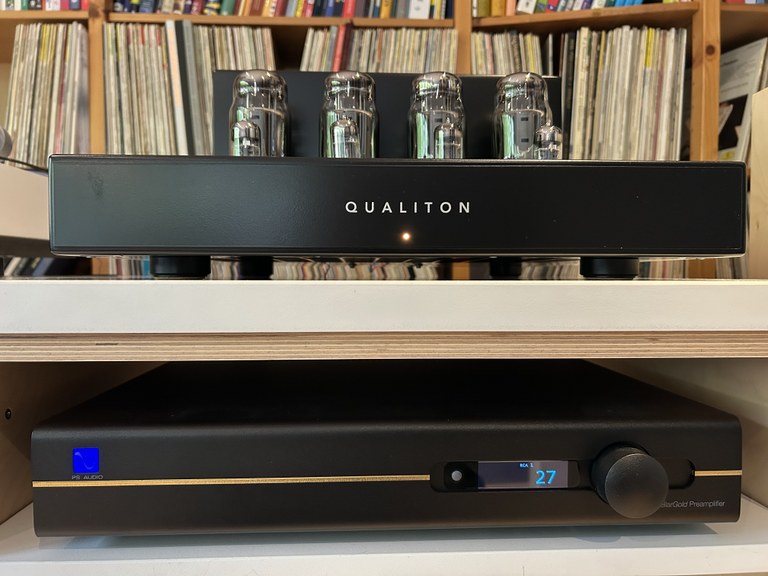 PS Audio Stellar Gold Pre with Qualiton P200 Power 3.jpeg