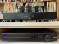 PS Audio Stellar Gold Pre with Qualiton P200 Power 5.jpeg